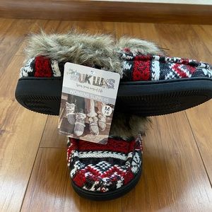NWT Muk Luk Moccasin slippers